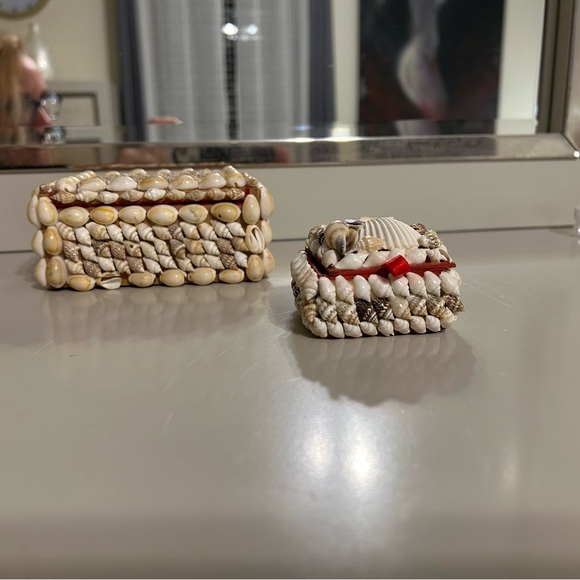Two Shell Trinket Boxes - Picture 11 of 11